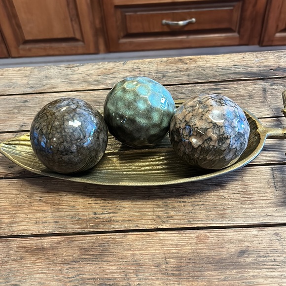 Leaf on a branch brass? decorative display dish - Picture 8 of 8